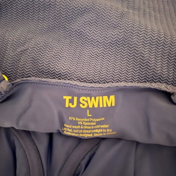 TJ Swim Bailey One Piece - Picture 4 of 4